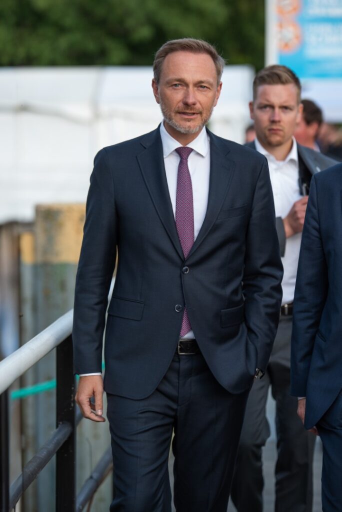 Christian Lindner während der Spargelfahrt des Seeheimer Kreises 2023 auf dem Wannsee