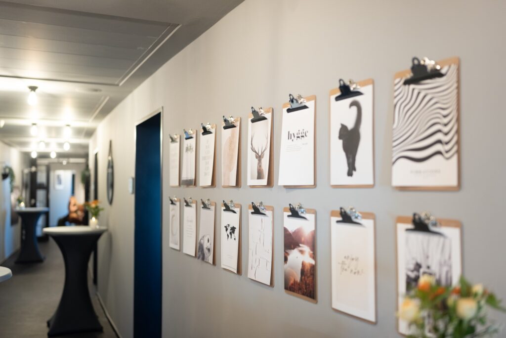 Wanddekoration im Büro von Workflow Offices im MDR-Tower in Leipzig