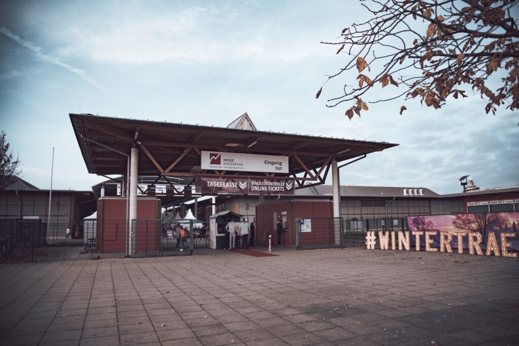 Der Eingangsbereich der Winterträume Messe in Magdeburg 2022